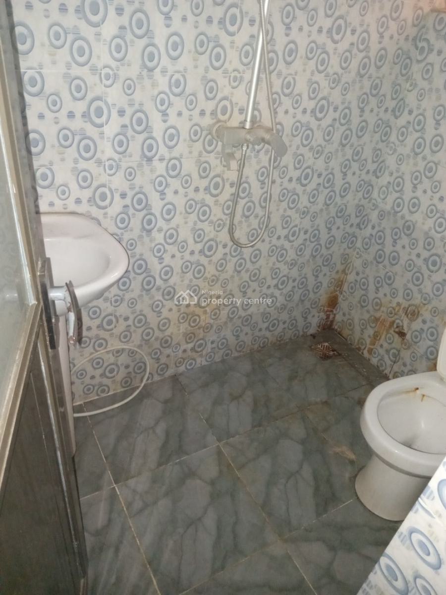 Spacious 3 Bedrooms Flat, Downstairs, Ogombo, Ajah, Lagos, Flat / Apartment for Rent