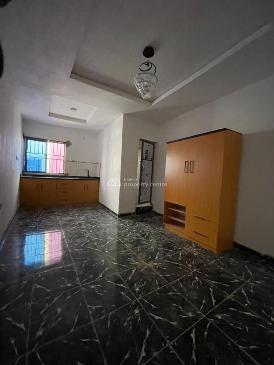 a Neat and Decent Studio Apartment Upstairs, Pay and Pack in, Shomolu, Lagos, Flat / Apartment for Rent