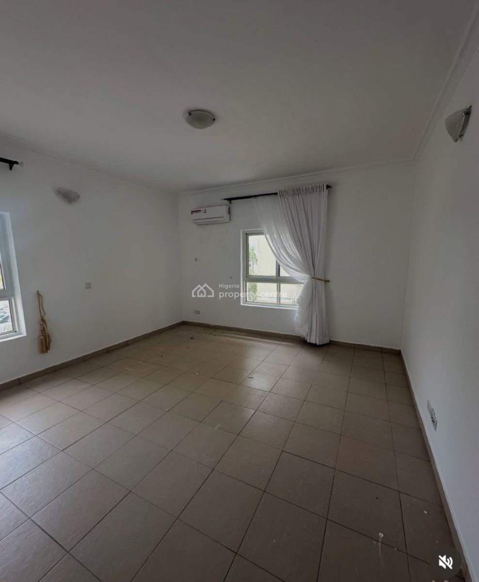 Spacious 3 Bedroom Flat with Bq, Bourdillon Court Estate Chevron Drive, Lekki Phase 2, Lekki, Lagos, Flat / Apartment for Rent