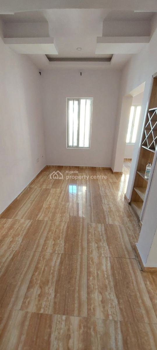 Newly Renovated 3 Bedroom Flat_upstairs, Orchid Road, Lekki, Lagos, Flat / Apartment for Rent