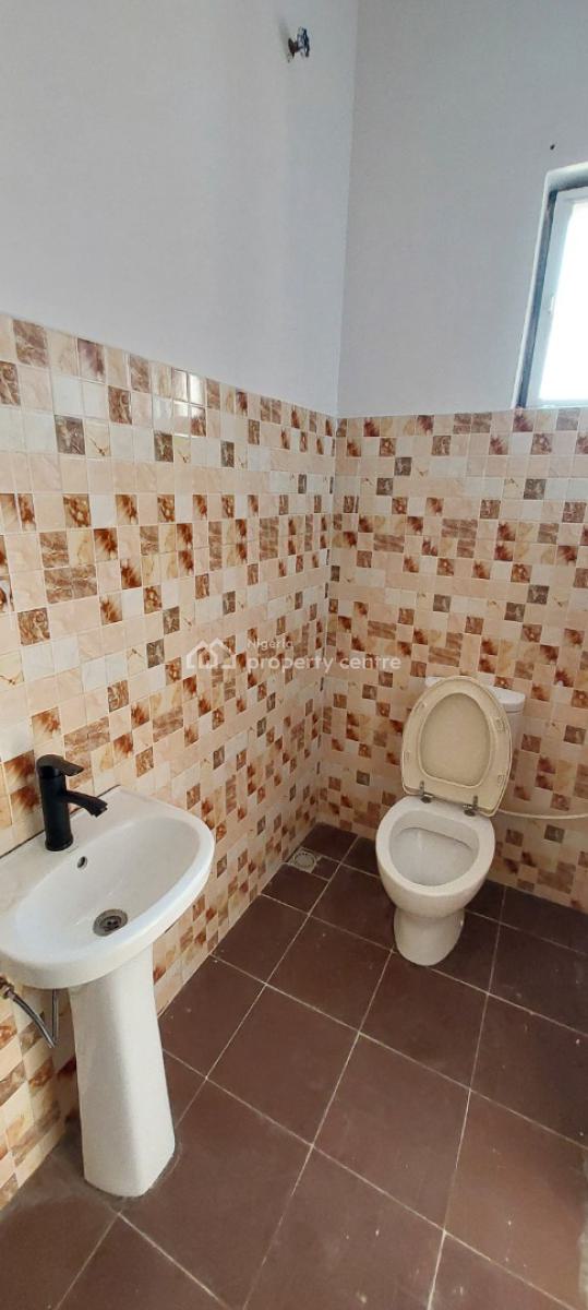 Newly Renovated 3 Bedroom Flat_upstairs, Orchid Road, Lekki, Lagos, Flat / Apartment for Rent