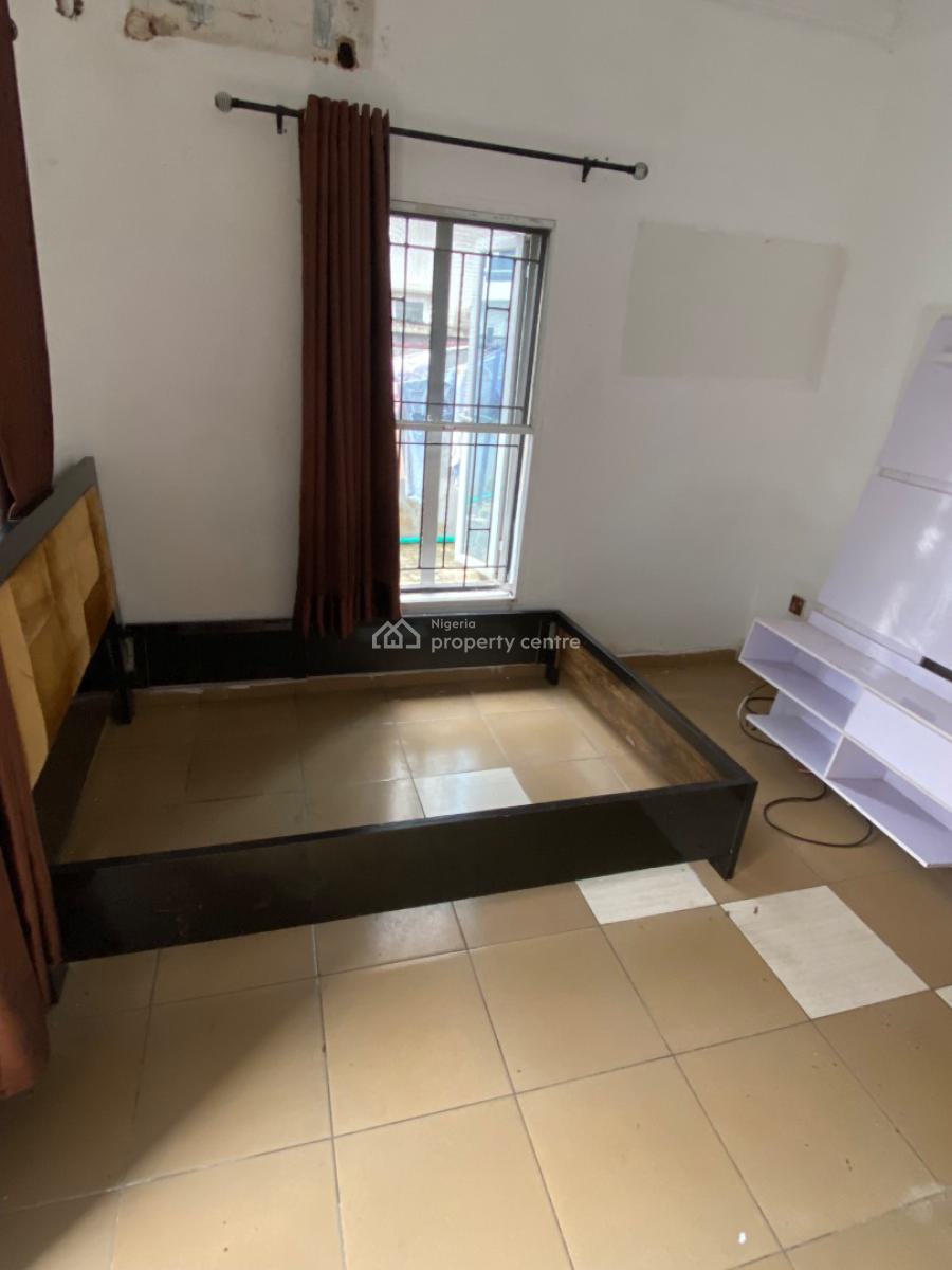 a Very Lovely Standard Self Contained Apartment with a Prepaid Meter, Chevron , Standard Self Contained with Prepaid Meter, Lekki, Lagos, Self Contain (single Rooms) for Rent