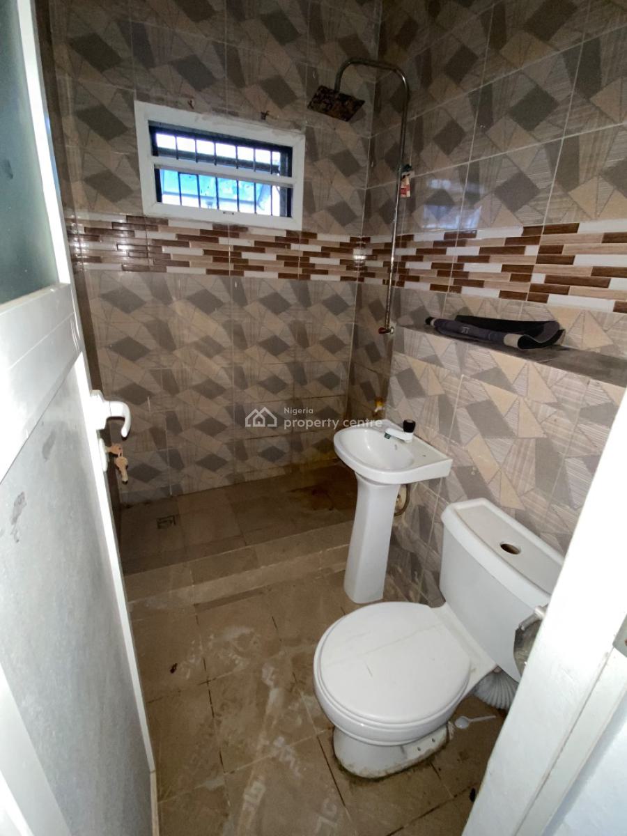 a Very Lovely Standard Self Contained Apartment with a Prepaid Meter, Chevron , Standard Self Contained with Prepaid Meter, Lekki, Lagos, Self Contain (single Rooms) for Rent
