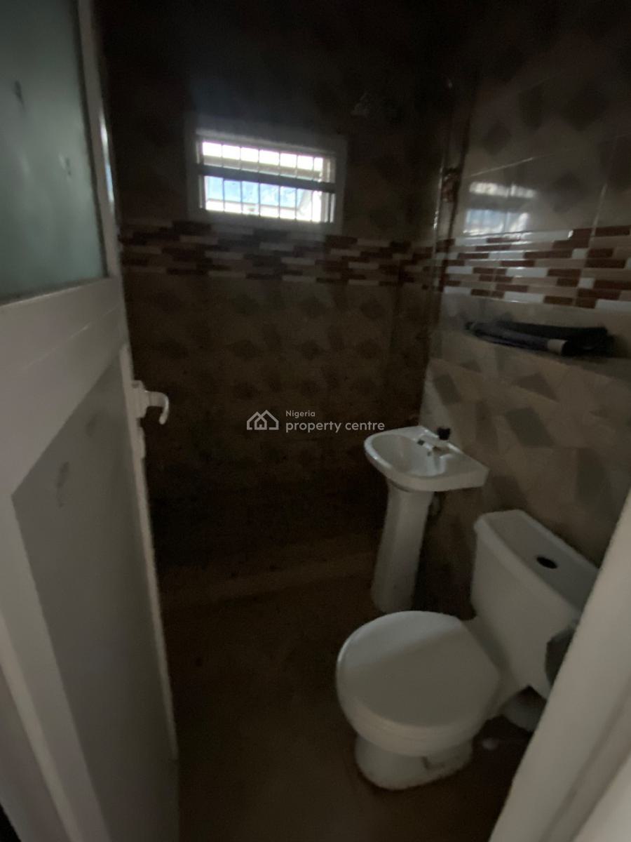 a Very Lovely Standard Self Contained Apartment with a Prepaid Meter, Chevron , Standard Self Contained with Prepaid Meter, Lekki, Lagos, Self Contain (single Rooms) for Rent