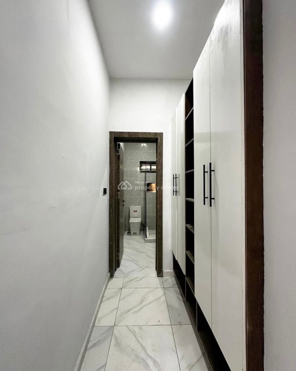 Distress Deal! Brand New 2 Bedroom Apartment with Pool & Gym, Ikate, Lekki, Lagos, Flat / Apartment for Sale