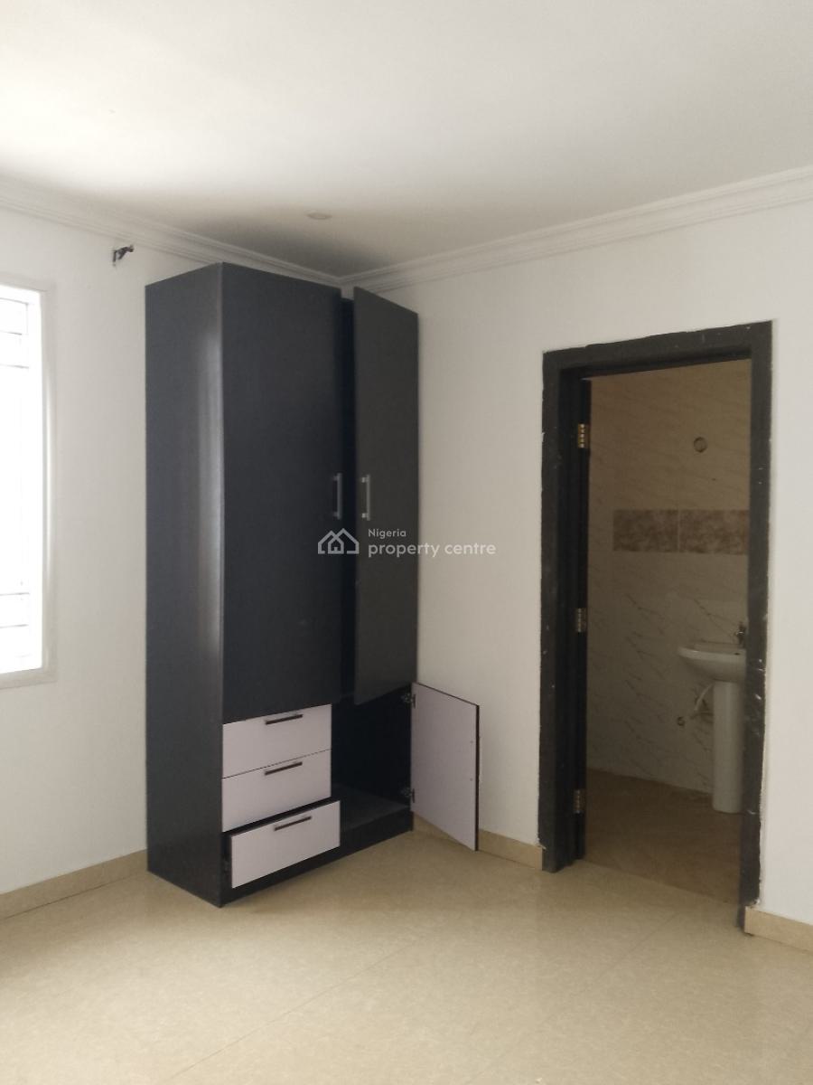 a Very Spacious Self Contain with a Shared Kitchen, Chisco, Ikate Elegushi, Lekki, Lagos, Self Contain (single Rooms) for Rent