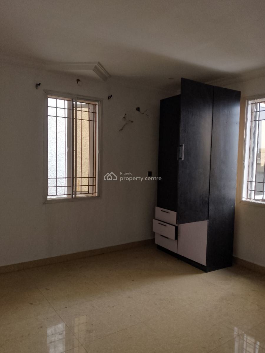 a Very Spacious Self Contain with a Shared Kitchen, Chisco, Ikate Elegushi, Lekki, Lagos, Self Contain (single Rooms) for Rent