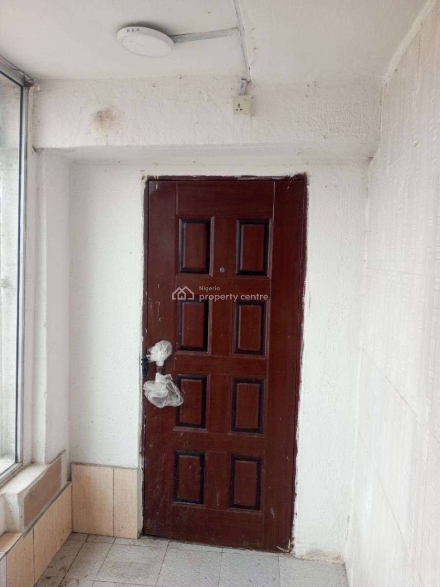 Shop Spacious with Toilet Directly Facing The Road, Badore, Ajah, Lagos, Shop for Rent