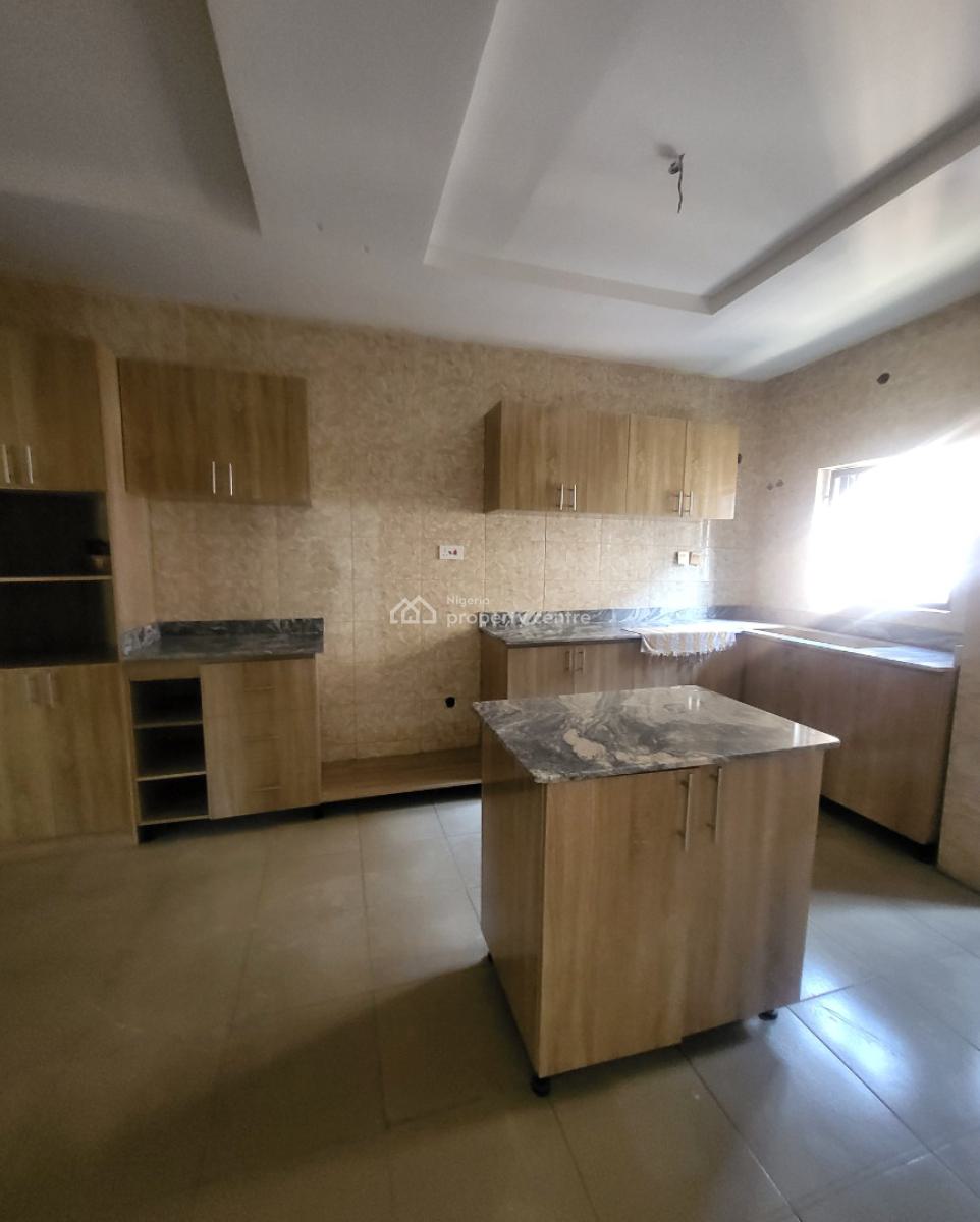 Luxurious Massive 3bedroom Flat with Bq, By American International School, Durumi, Abuja, Block of Flats for Sale