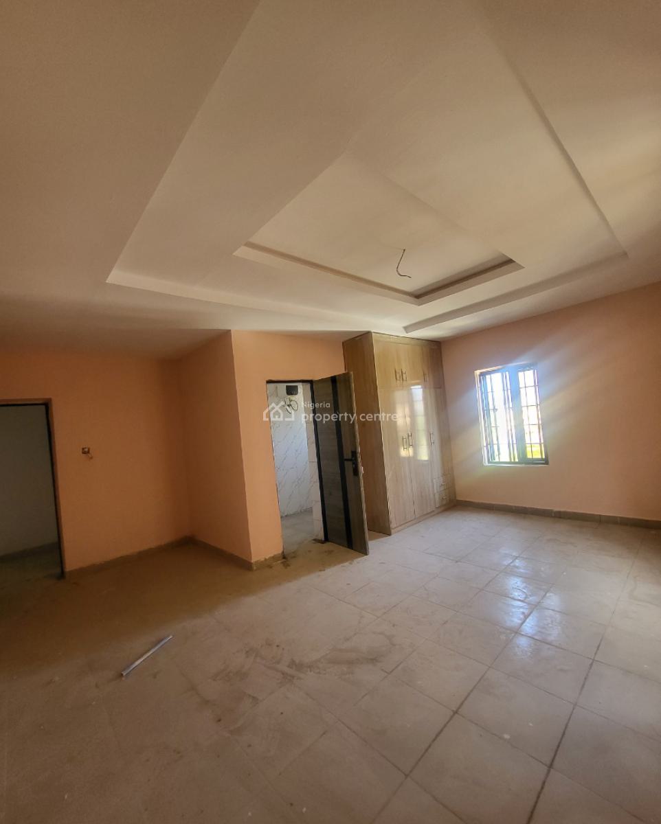 Luxurious Massive 3bedroom Flat with Bq, By American International School, Durumi, Abuja, Block of Flats for Sale