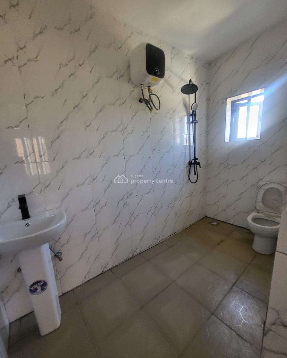 Luxurious Massive 3bedroom Flat with Bq, By American International School, Durumi, Abuja, Block of Flats for Sale