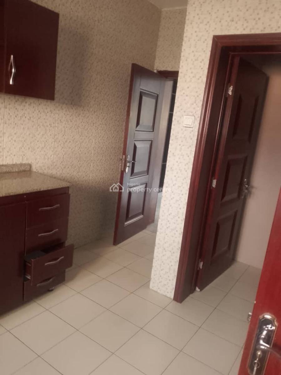 Excellent Spacious 2 Bedroom Apartment, 6th Avenue, Gwarinpa, Abuja, Flat / Apartment for Rent
