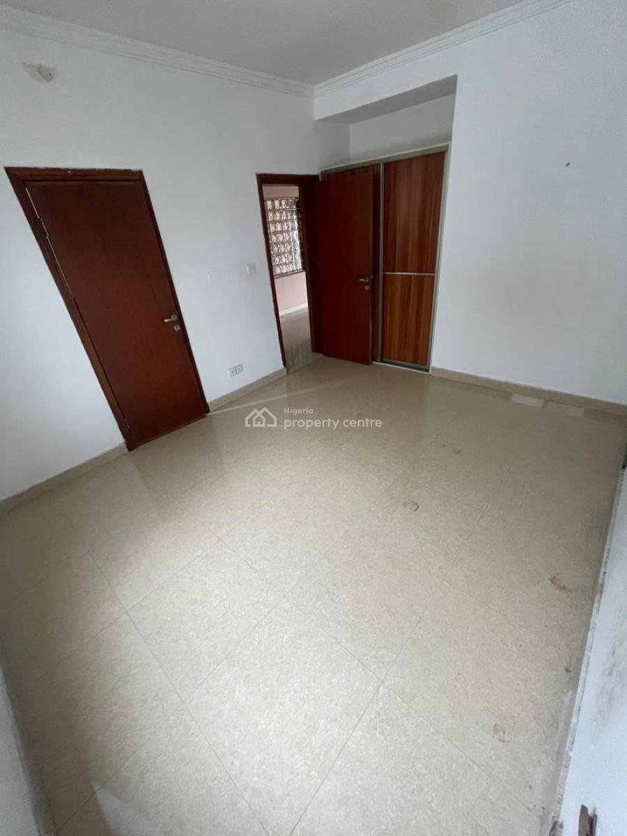 3 Bedrooms Apartment with Bq Price: 13m  Service Charge 800k Legal 10%, Lekki Phase 1, Lekki, Lagos, Flat / Apartment for Rent