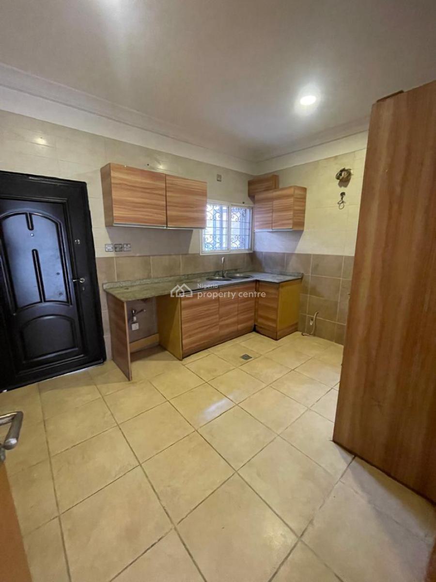 3 Bedrooms Apartment with Bq Price: 13m  Service Charge 800k Legal 10%, Lekki Phase 1, Lekki, Lagos, Flat / Apartment for Rent