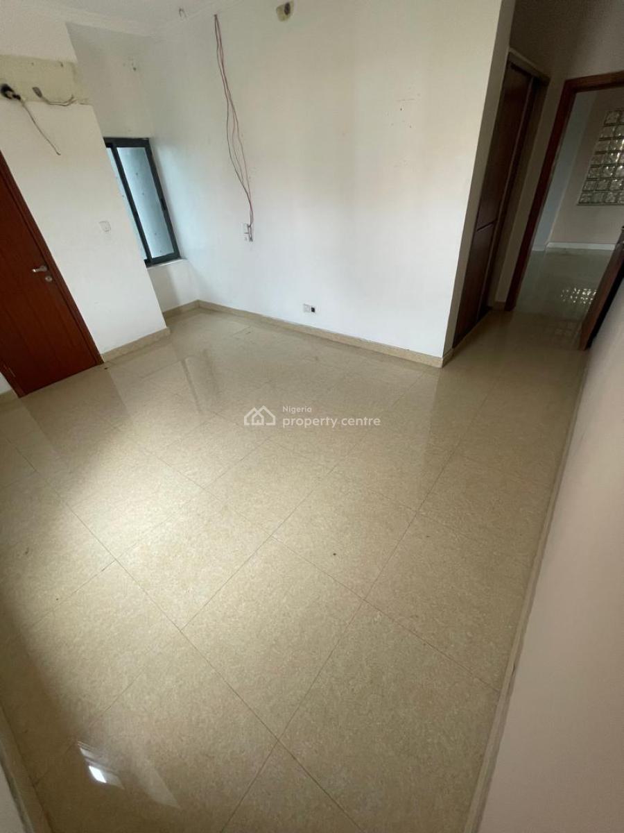 3 Bedrooms Apartment with Bq Price: 13m  Service Charge 800k Legal 10%, Lekki Phase 1, Lekki, Lagos, Flat / Apartment for Rent