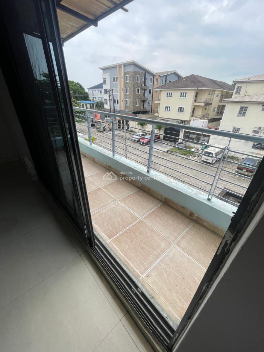3 Bedrooms Apartment with Bq Price: 13m  Service Charge 800k Legal 10%, Lekki Phase 1, Lekki, Lagos, Flat / Apartment for Rent