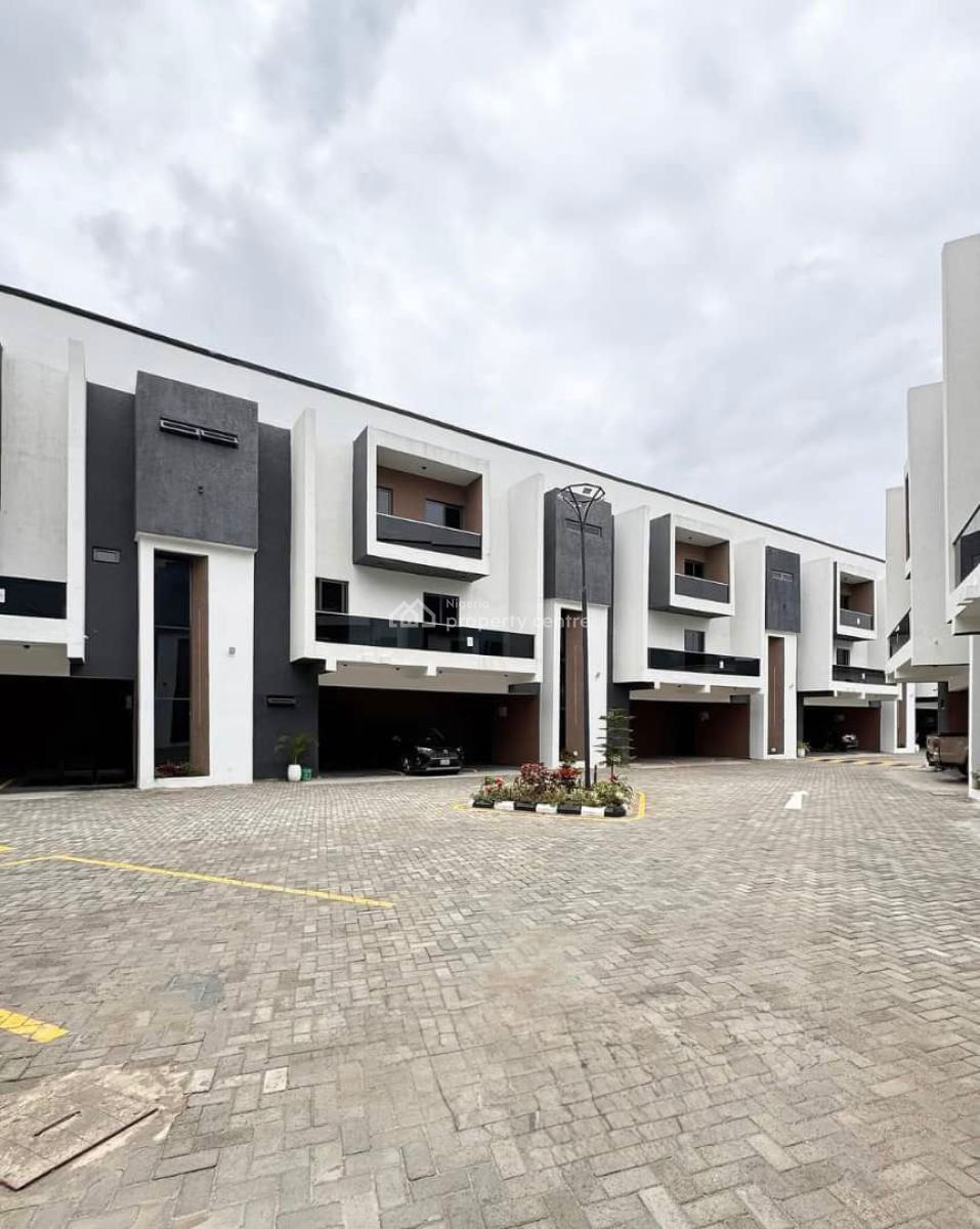 Distressed 2 Bedroom Terrace Duplex in a Secured and Serene Estate, Ikate, Lekki, Lagos, Terraced Duplex for Sale