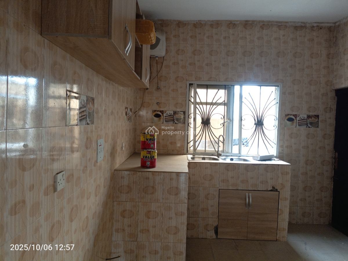 3 Bedroom Spacious Flat, Alaguntan Off Mobil Road, Ilaje, Ajah, Lagos, Flat / Apartment for Rent