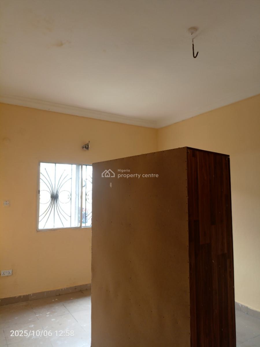 3 Bedroom Spacious Flat, Alaguntan Off Mobil Road, Ilaje, Ajah, Lagos, Flat / Apartment for Rent