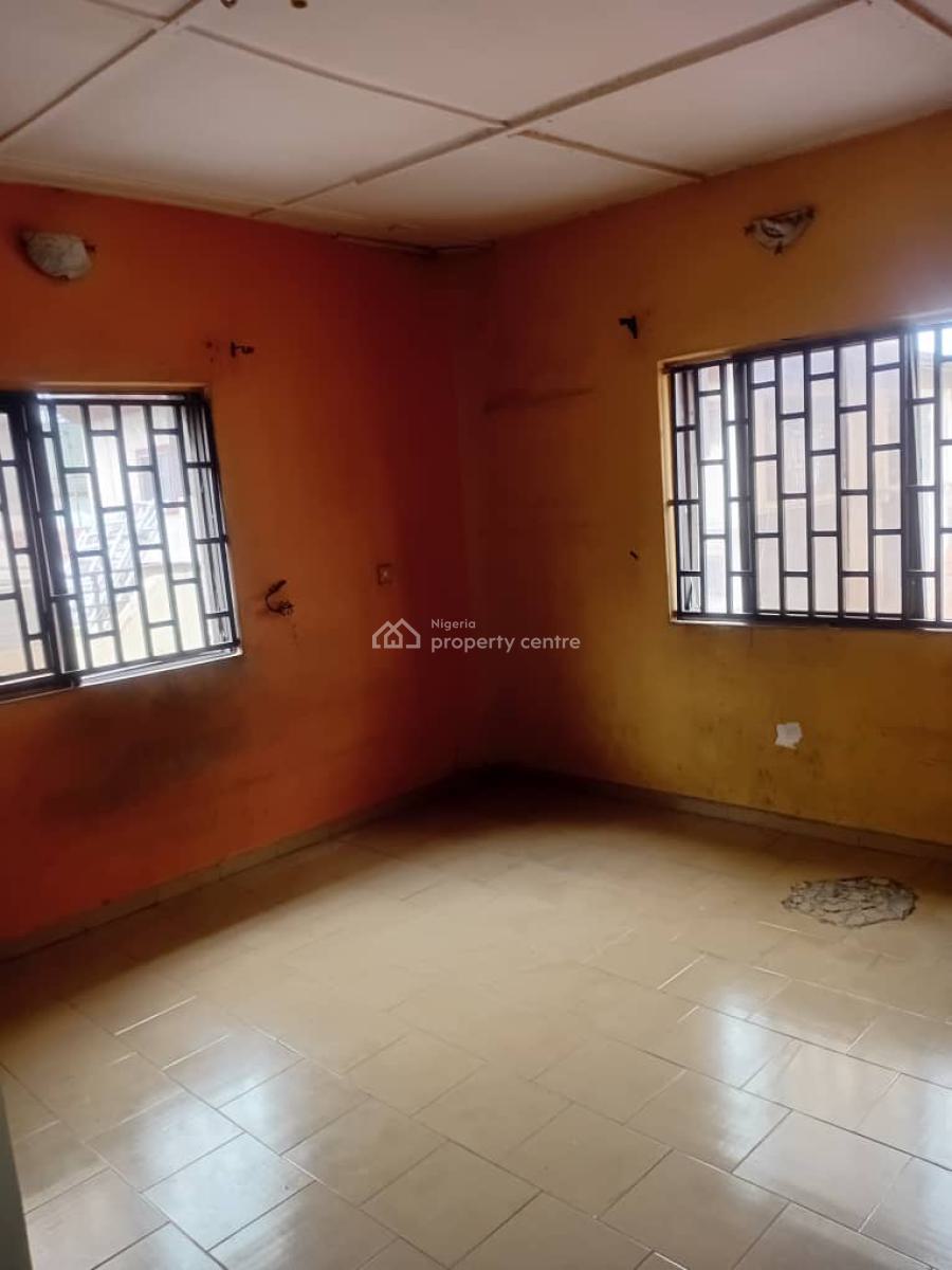 a 3-bedroom Flat Apartment Upstairs with Personal Balcony Separate Met, Ori-oke, Ogudu, Lagos, Flat / Apartment for Rent