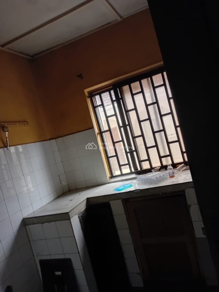 a 3-bedroom Flat Apartment Upstairs with Personal Balcony Separate Met, Ori-oke, Ogudu, Lagos, Flat / Apartment for Rent