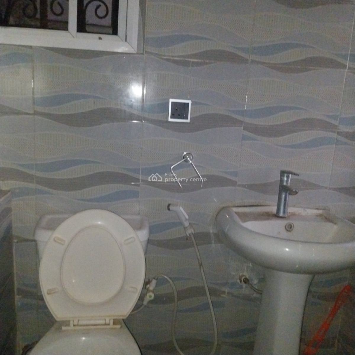 Nice 3bedroom  Duplex  All Rm All Ensuite  with  3people in Compound, Ibasha Est Magboro, Magboro, Ogun, Semi-detached Duplex for Rent