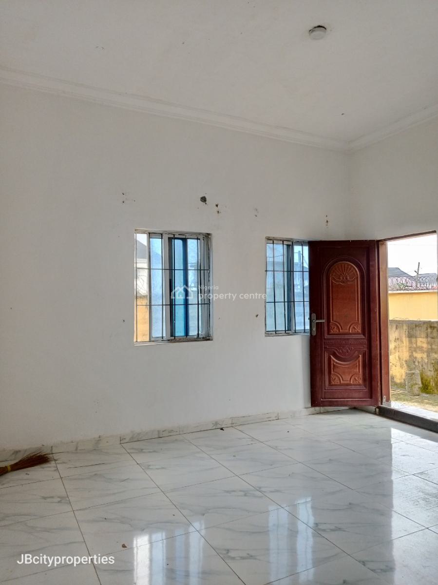 1 Bedroom Apartment, Newtow, Ogombo, Ajah, Lagos, Mini Flat (room and Parlour) for Rent