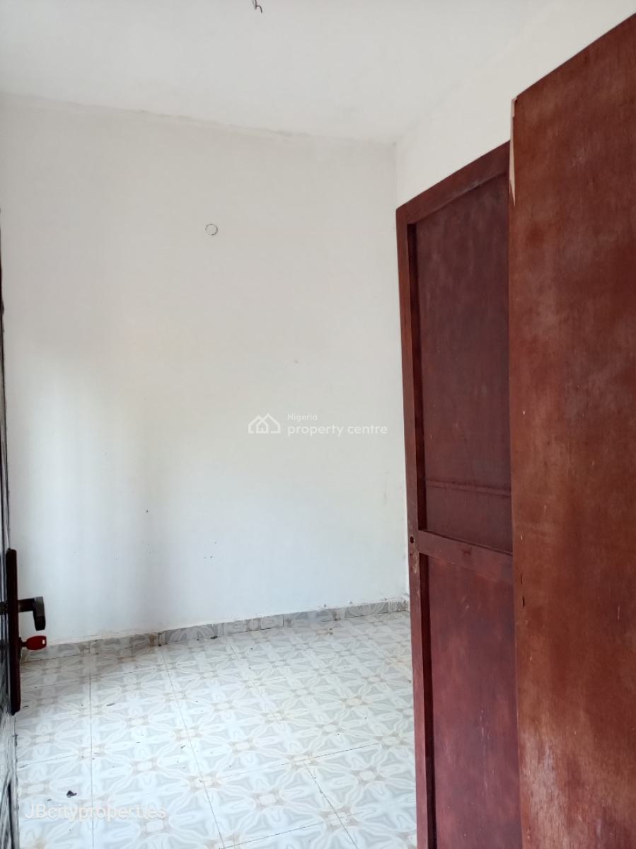 1 Bedroom Apartment, Newtow, Ogombo, Ajah, Lagos, Mini Flat (room and Parlour) for Rent