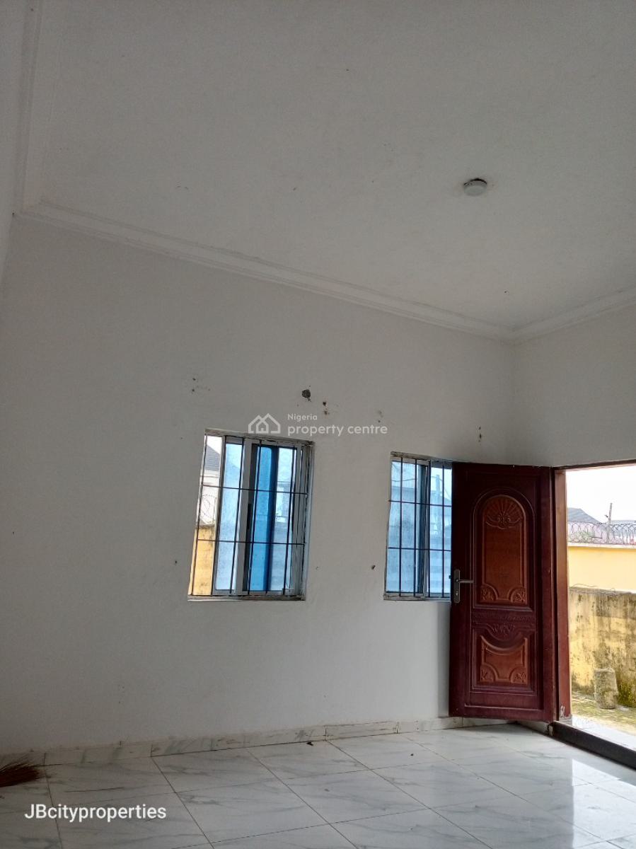 1 Bedroom Apartment, Newtow, Ogombo, Ajah, Lagos, Mini Flat (room and Parlour) for Rent