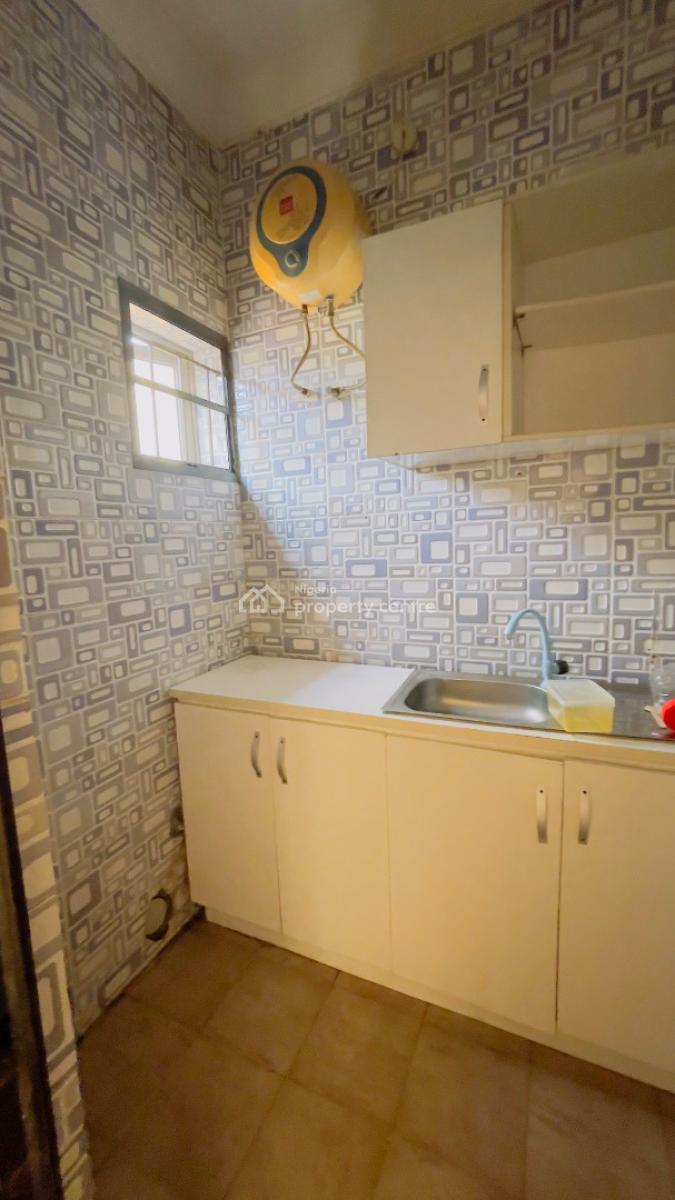 Spacious Mini-flat with Balcony, Bera Estate., Osapa, Lekki, Lagos, Mini Flat (room and Parlour) for Rent