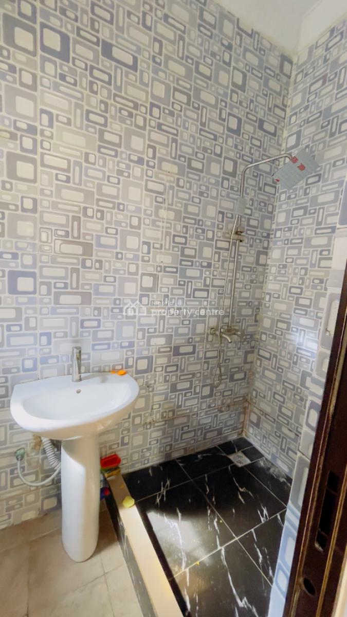 Spacious Mini-flat with Balcony, Bera Estate., Osapa, Lekki, Lagos, Mini Flat (room and Parlour) for Rent
