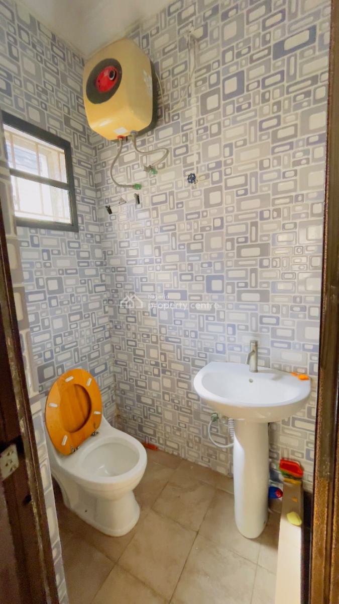 Spacious Mini-flat with Balcony, Bera Estate., Osapa, Lekki, Lagos, Mini Flat (room and Parlour) for Rent