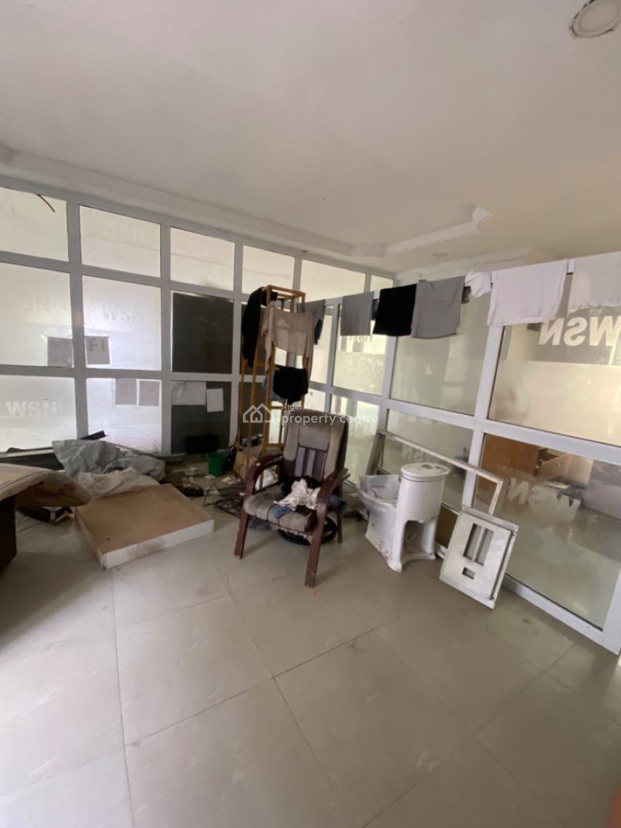 Spacious Shop Space Upstairs Good for Saloon Etc, Lekki Phase 1 Lekki Lagos, Lekki Phase 1, Lekki, Lagos, Shop for Rent