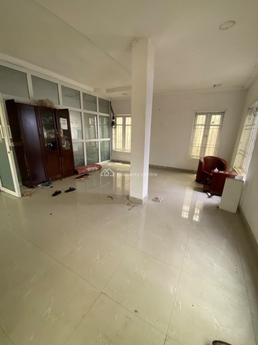 Spacious Shop Space Upstairs Good for Saloon Etc, Lekki Phase 1 Lekki Lagos, Lekki Phase 1, Lekki, Lagos, Shop for Rent
