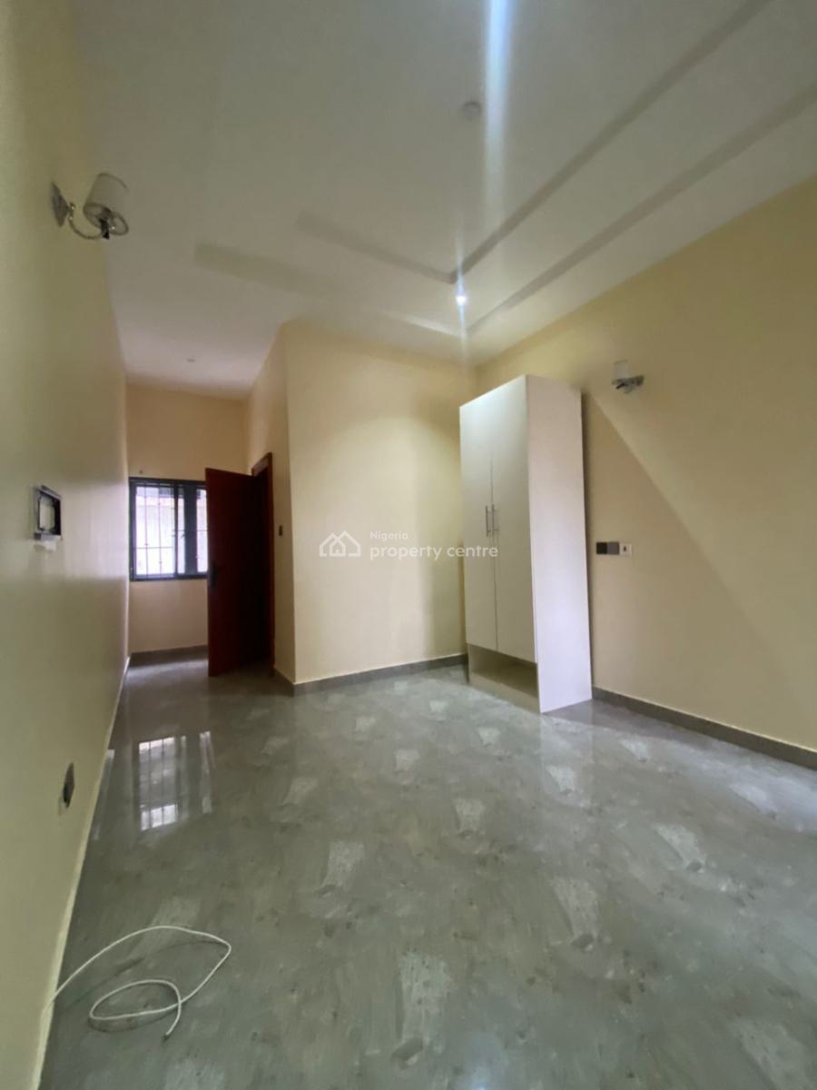 a Very Good 5-bedroom Terrace Duplex + 1bq, Jahi, Abuja, Terraced Duplex for Rent