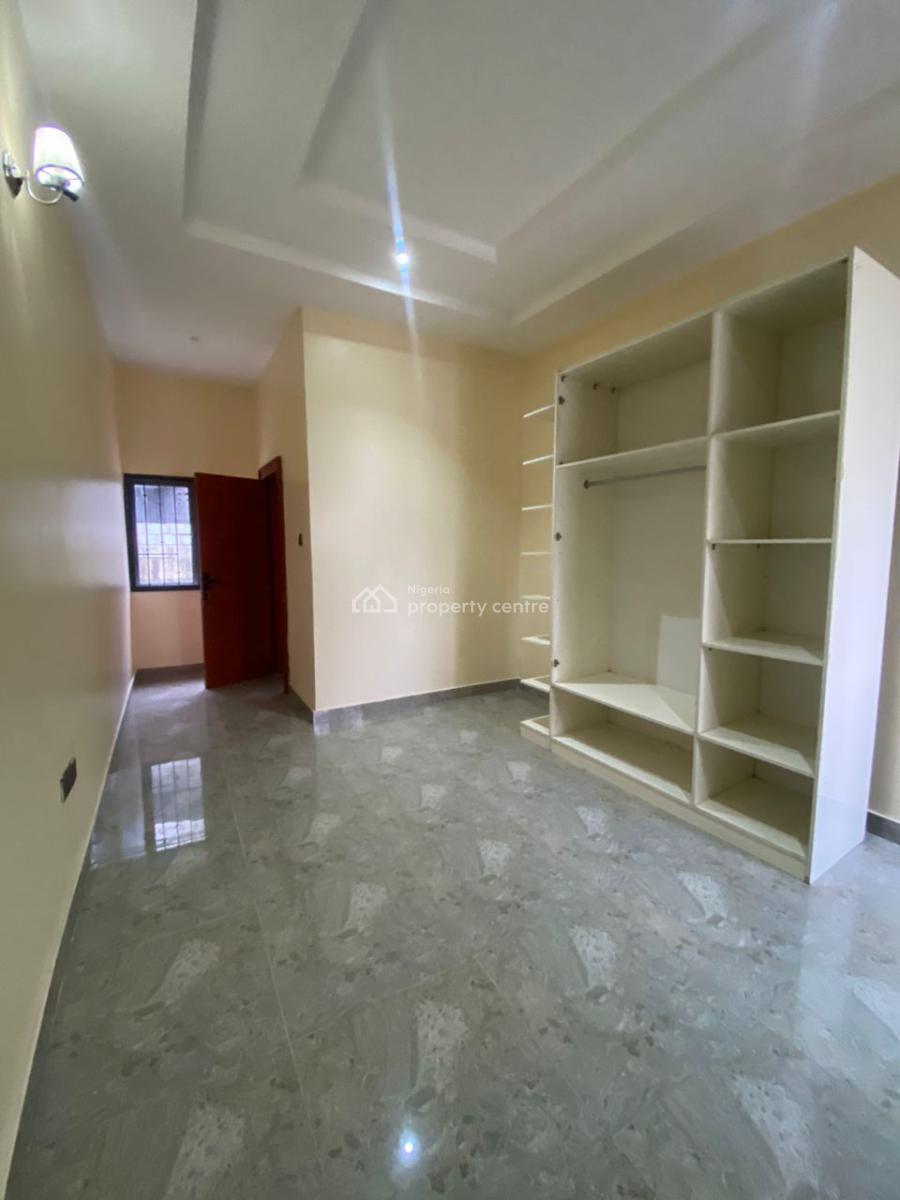 a Very Good 5-bedroom Terrace Duplex + 1bq, Jahi, Abuja, Terraced Duplex for Rent