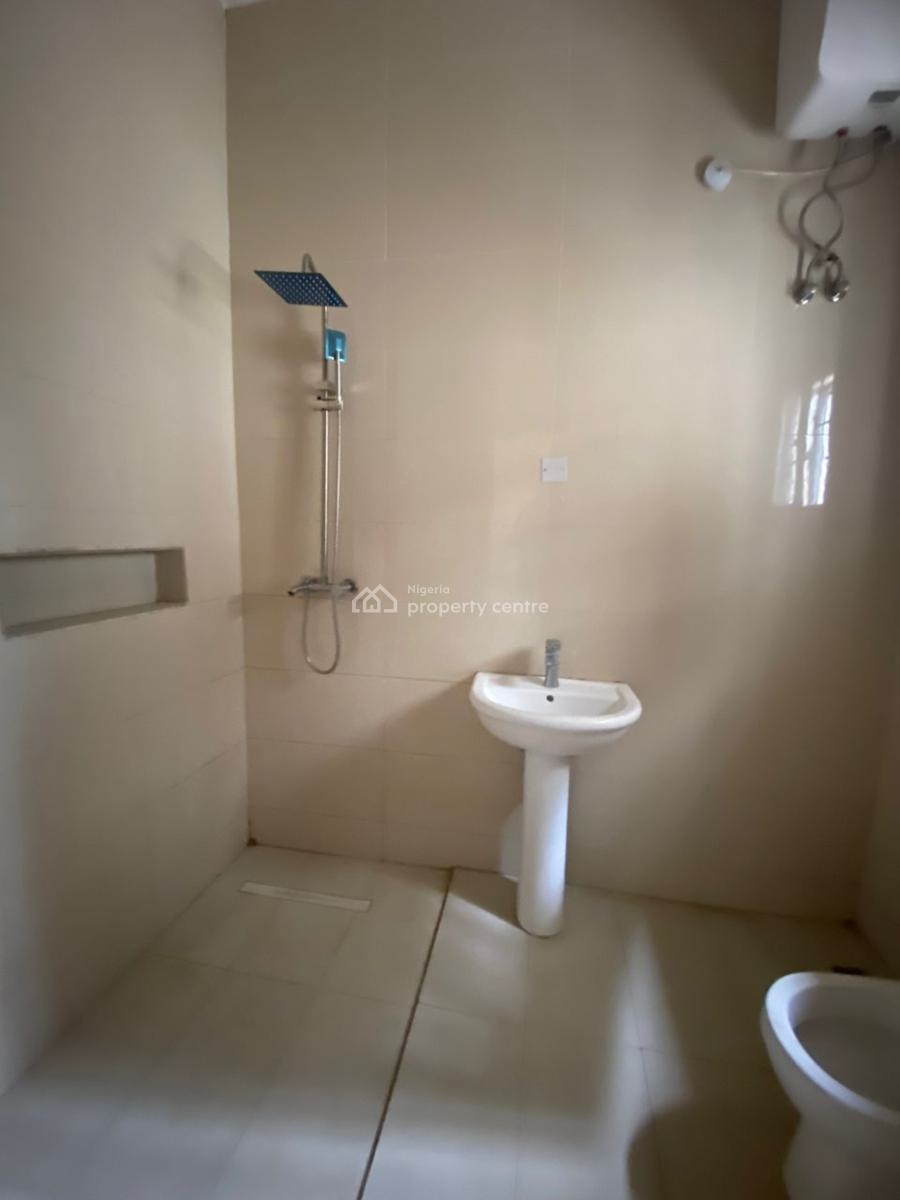 a Very Good 5-bedroom Terrace Duplex + 1bq, Jahi, Abuja, Terraced Duplex for Rent