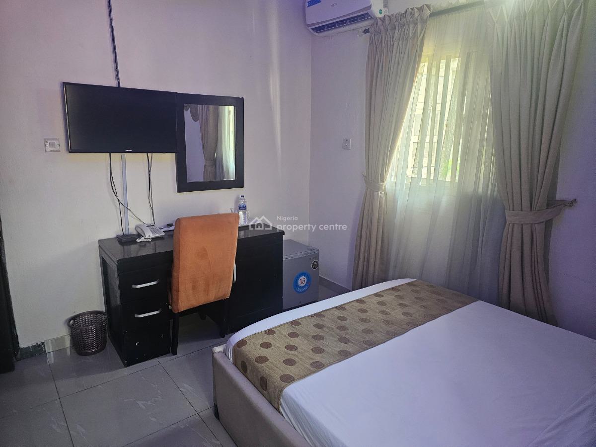 Fully Furnished Studio Apartment, Off Admiralty Way, Lekki Phase 1, Lekki, Lagos, Self Contain (single Rooms) for Rent