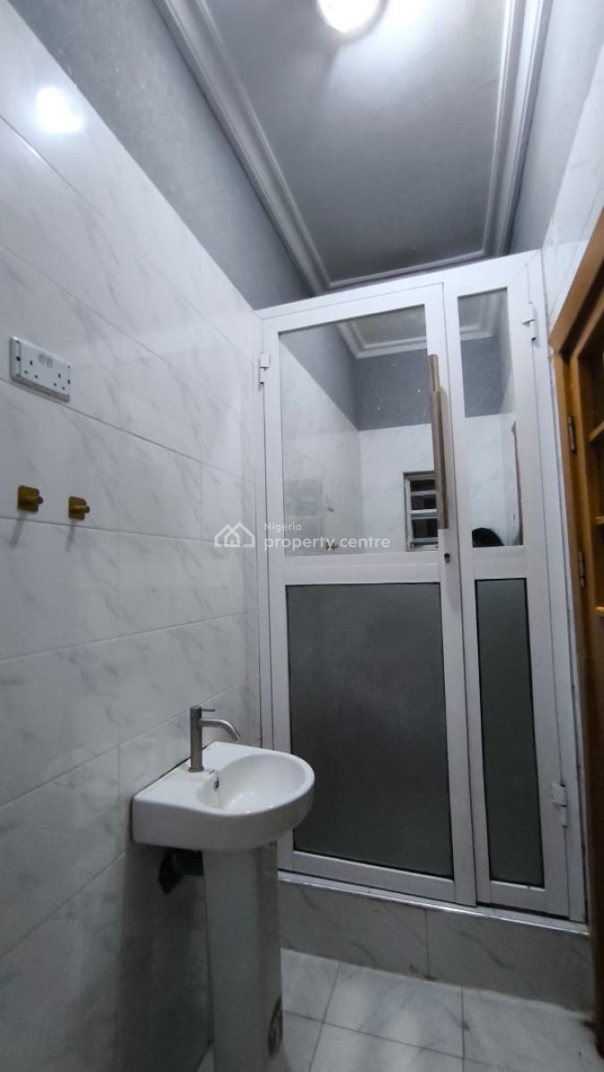 Luxury One-bedroom with Pool Facilities and Close to Airport, Ikeja Gra, Ikeja, Lagos, Flat / Apartment Short Let