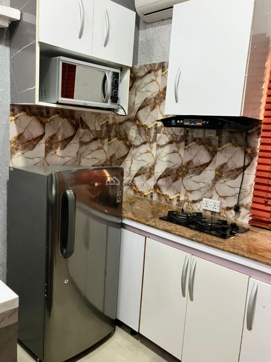Luxury One-bedroom with Pool Facilities and Close to Airport, Ikeja Gra, Ikeja, Lagos, Flat / Apartment Short Let
