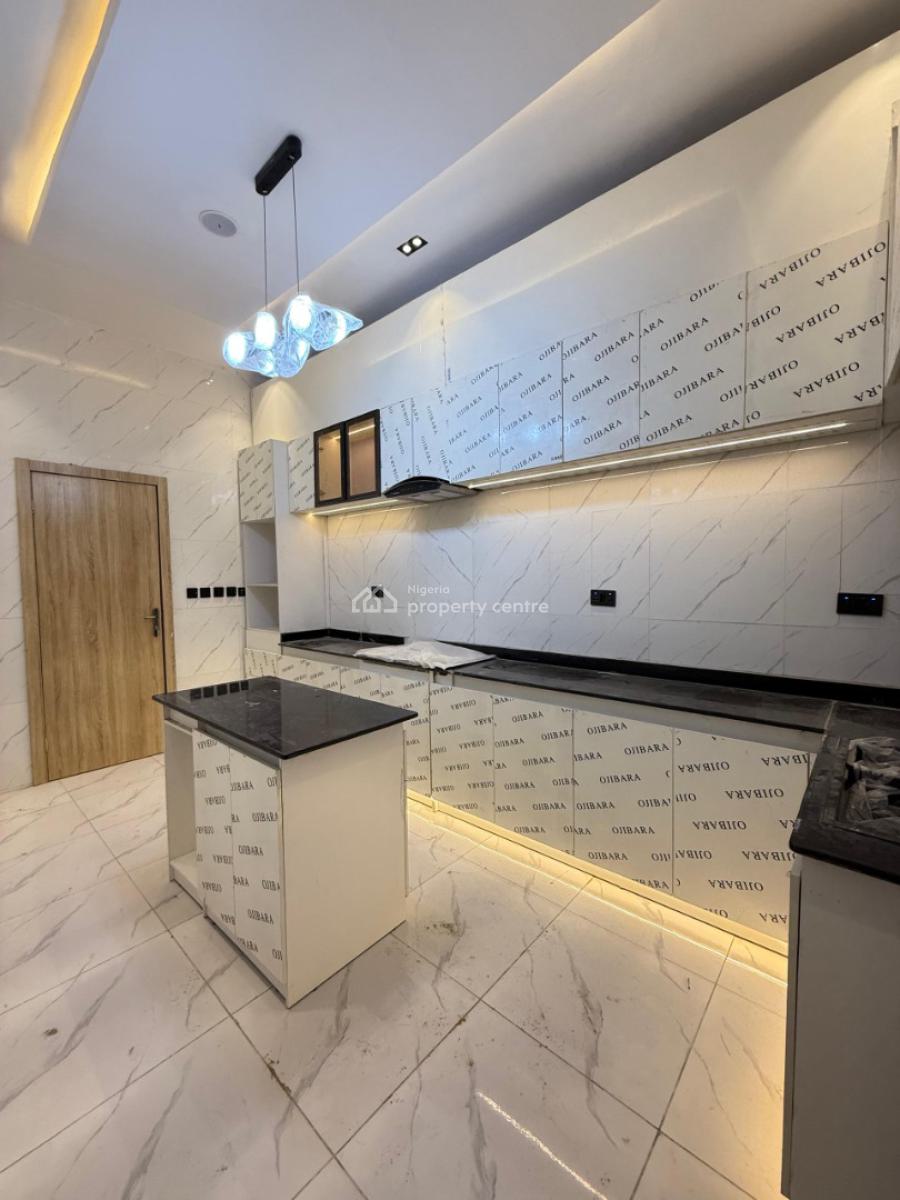 Distress  5 Bedroom Fully Detached Duplex with Bq, Sangotedo, Ajah, Lagos, Detached Duplex for Sale