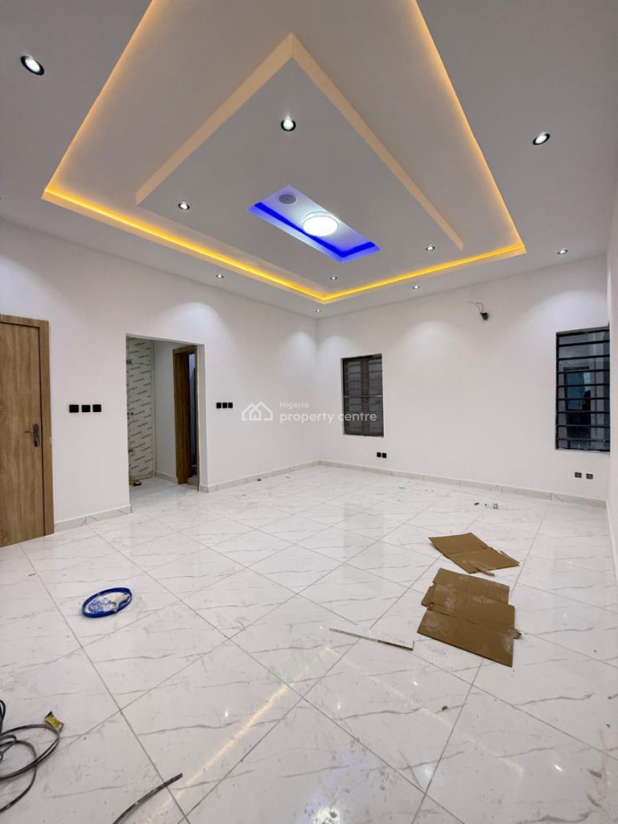 Distress  5 Bedroom Fully Detached Duplex with Bq, Sangotedo, Ajah, Lagos, Detached Duplex for Sale