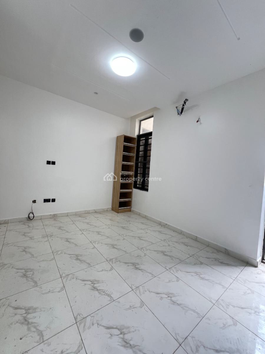 2bedroom Apartment with Swimming Pool in Ologolo Lekki Lagos, Ologolo Lekki, Ologolo, Lekki, Lagos, Block of Flats for Sale