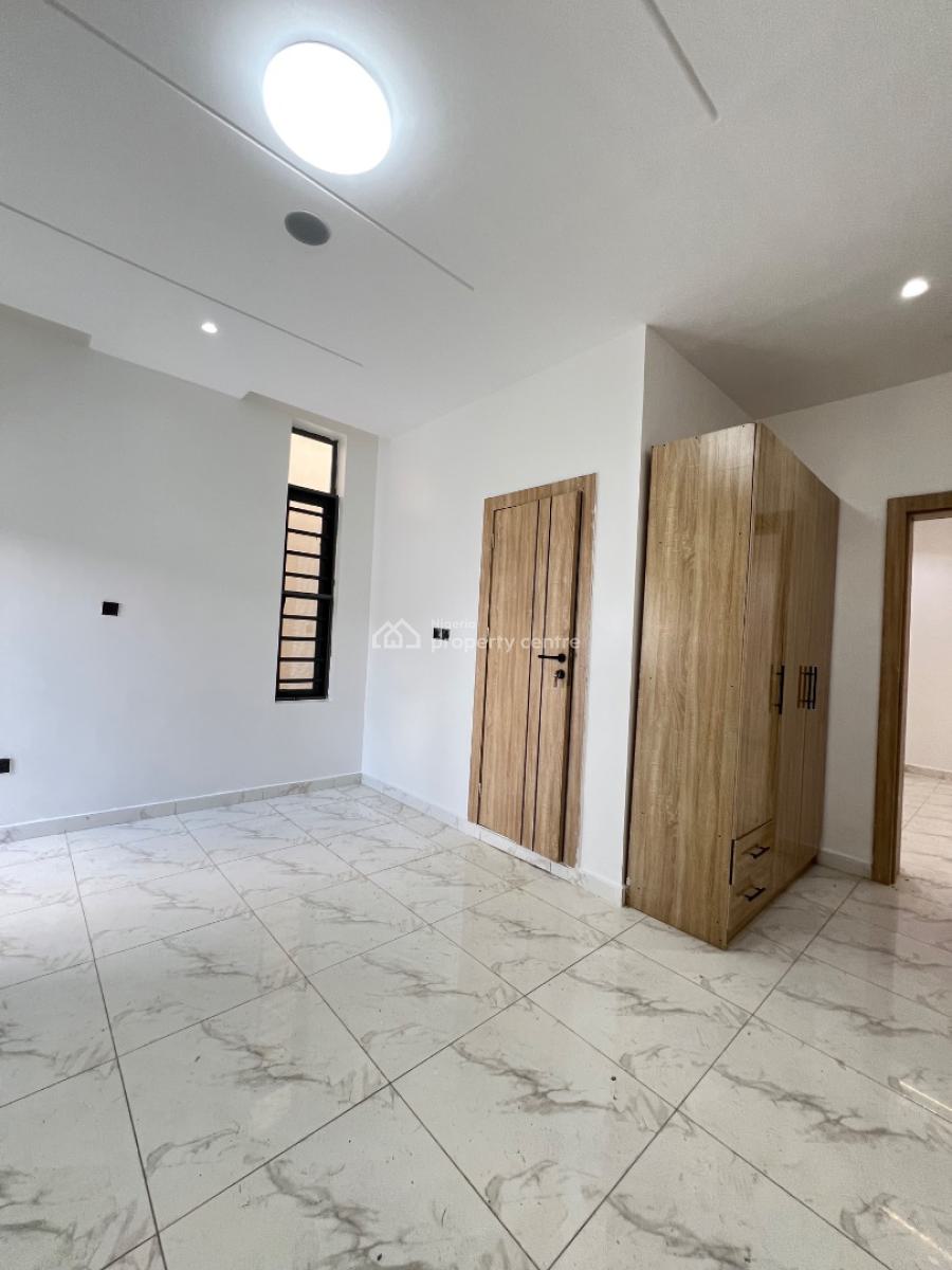 2bedroom Apartment with Swimming Pool in Ologolo Lekki Lagos, Ologolo Lekki, Ologolo, Lekki, Lagos, Block of Flats for Sale