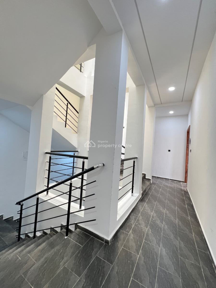 2bedroom Apartment with Swimming Pool in Ologolo Lekki Lagos, Ologolo Lekki, Ologolo, Lekki, Lagos, Block of Flats for Sale