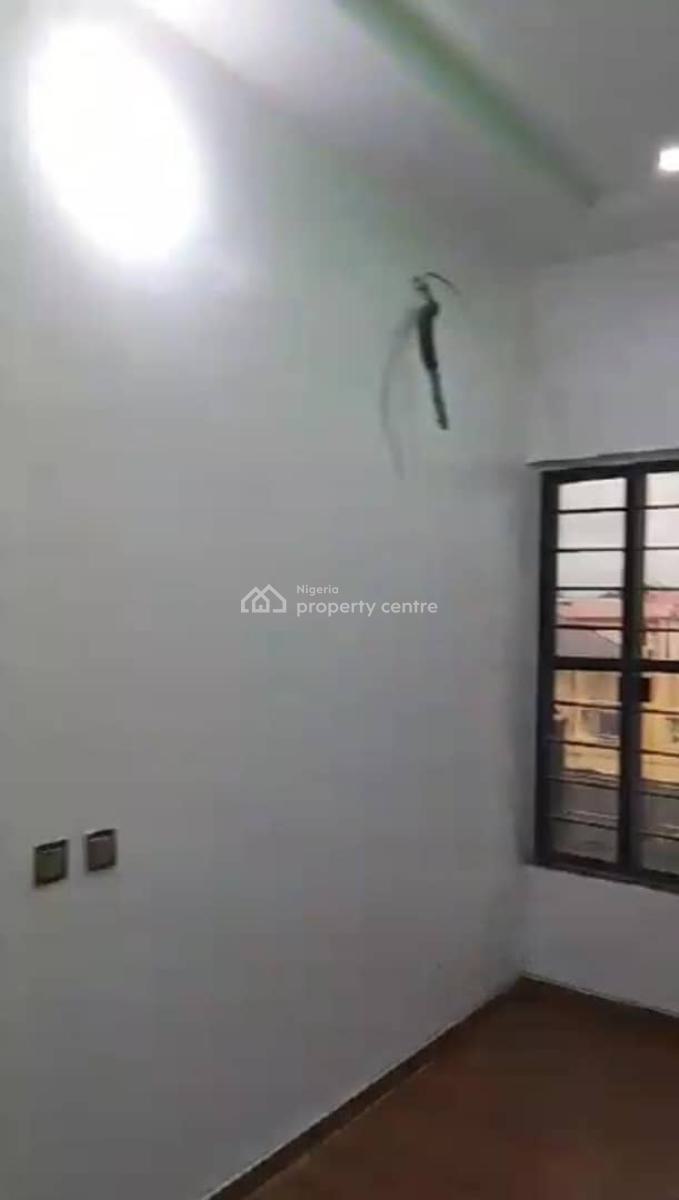 Lovely 2bedroom Flat, Off Ishaga Road, Surulere, Lagos, Flat / Apartment for Rent