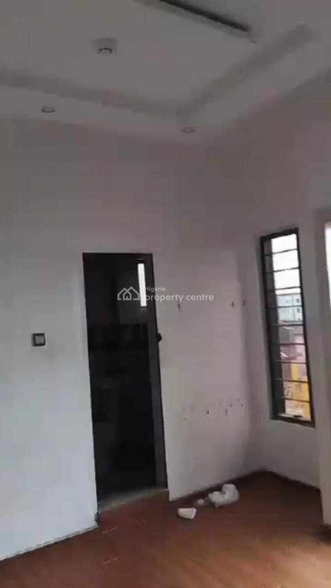 Lovely 2bedroom Flat, Off Ishaga Road, Surulere, Lagos, Flat / Apartment for Rent