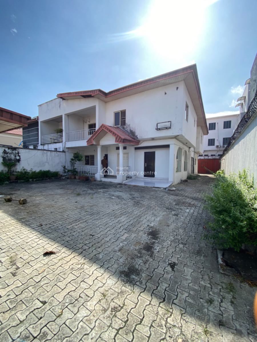 8 Bedroom Semi Detached House with Bq, Close to Evercare Hospital, Lekki Phase 1, Lekki, Lagos, Semi-detached Duplex for Rent