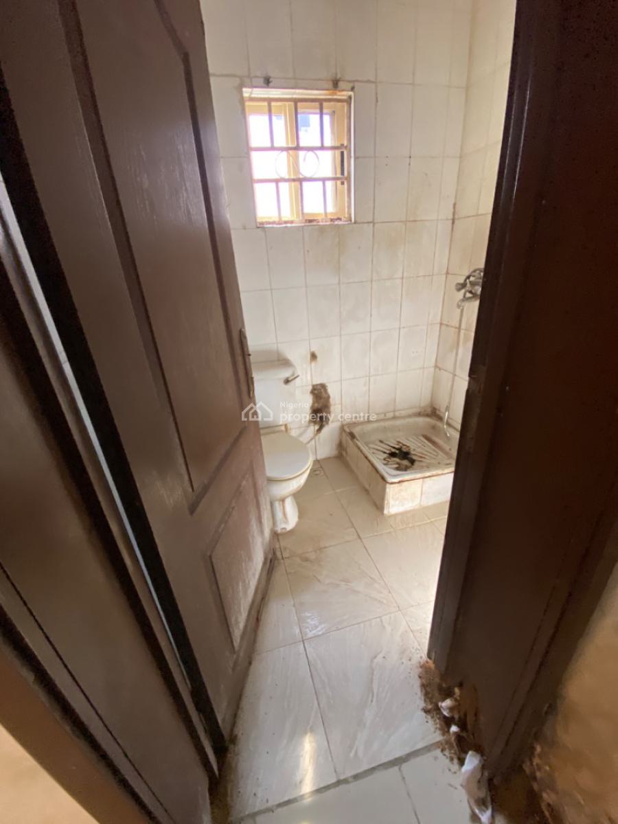 8 Bedroom Semi Detached House with Bq, Close to Evercare Hospital, Lekki Phase 1, Lekki, Lagos, Semi-detached Duplex for Rent