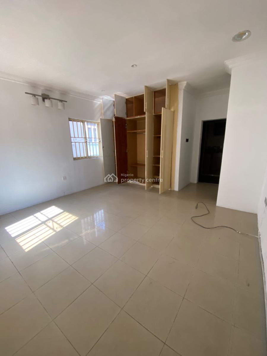 8 Bedroom Semi Detached House with Bq, Close to Evercare Hospital, Lekki Phase 1, Lekki, Lagos, Semi-detached Duplex for Rent